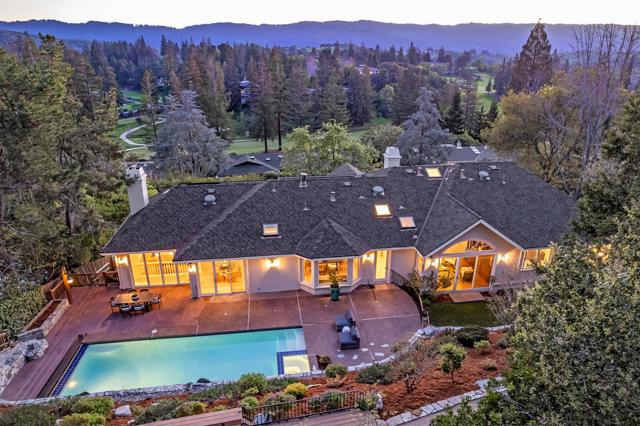 1110 Trinity Drive, Menlo Park CA: https://media.crmls.org/mediaz/854b5920-b3e4-496b-b904-868961987b56.jpg