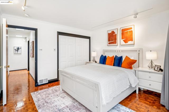 2760 Park Blvd, Oakland CA: https://media.crmls.org/mediaz/854bb534-d97c-48f3-8f2e-d34ffa446882.jpg