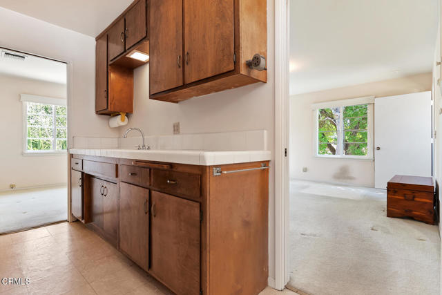 Detail Gallery Image 21 of 30 For 17835 Tarzana St, Encino,  CA 91316 - 4 Beds | 3 Baths