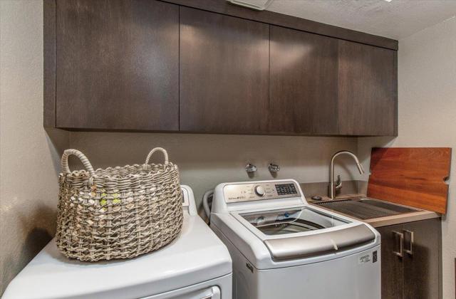 5941 Fiddletown Place, San Jose CA: https://media.crmls.org/mediaz/854bcddc-a6d7-411d-b658-970637b6b37d.jpg