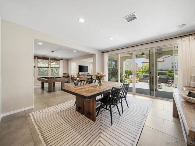 916 Camino Aldea, Chula Vista CA: https://media.crmls.org/mediaz/854bd002-9164-4b58-a9ee-7498bfe82212.jpg