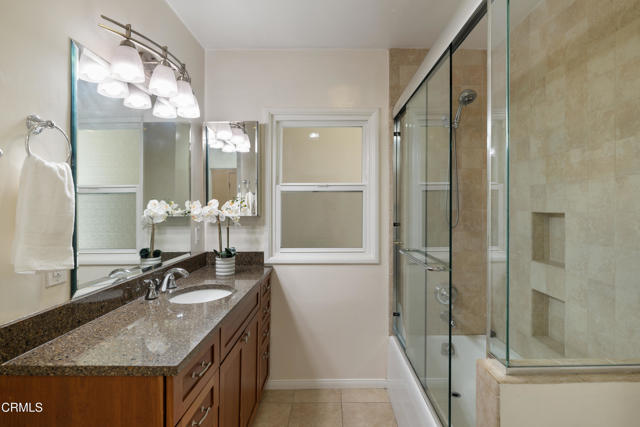4531 El Camino Corto, La Canada Flintridge CA: https://media.crmls.org/mediaz/854c7f8d-9591-41ff-a979-220cf79dd246.jpg