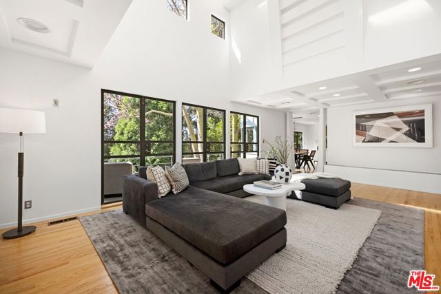 2477 Canyon Oak Drive, Los Angeles CA: https://media.crmls.org/mediaz/854d8532-1dba-4c19-b35e-3d28faf2b903.jpg