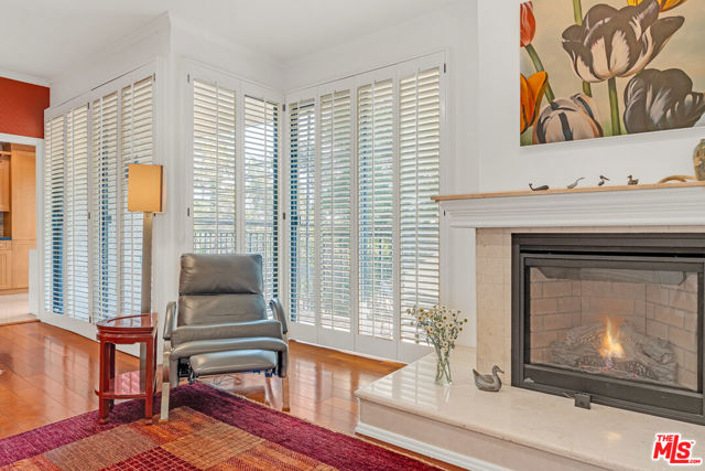 502 San Vicente Boulevard, Santa Monica CA: https://media.crmls.org/mediaz/854d9114-9fba-46d4-8dc6-bbad21e94bcd.jpg