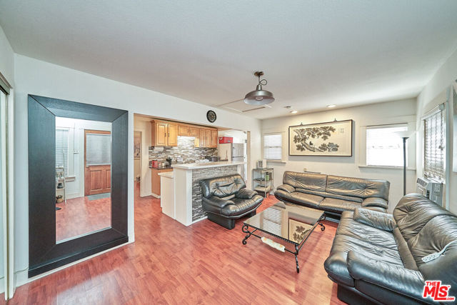 1224 Dewey Avenue, Los Angeles CA: https://media.crmls.org/mediaz/854da25b-5bf3-4da4-a1cc-904538880fb5.jpg