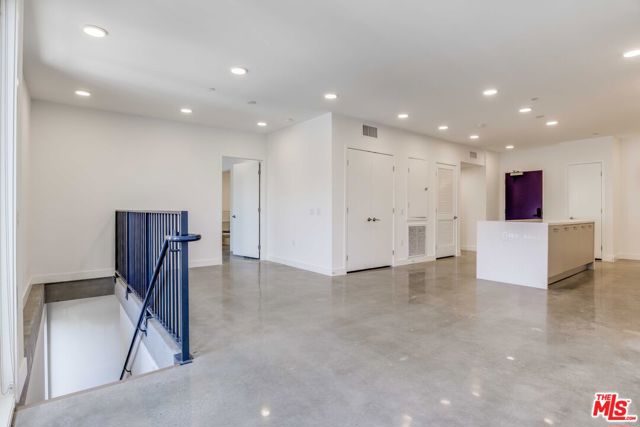 1250 N Fairfax Avenue, West Hollywood CA: https://media.crmls.org/mediaz/854daee6-ed2f-4611-80d5-f29dfc870ec3.jpg