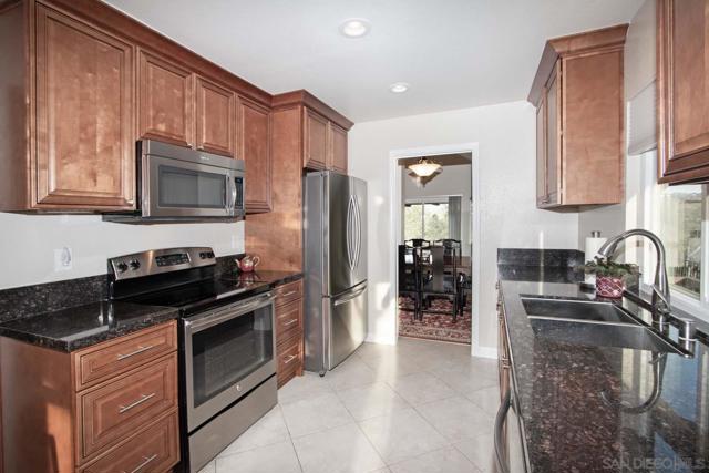 17489 Carnton Way, San Diego CA: https://media.crmls.org/mediaz/854dc087-8743-4076-bb57-1e44b7685ae1.jpg