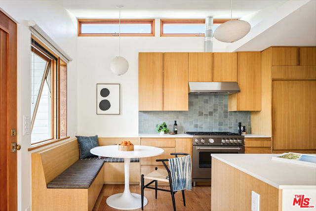 3537 Beethoven Street, Los Angeles CA: https://media.crmls.org/mediaz/854dd897-f6c5-45b4-bf36-adbb28c9c914.jpg
