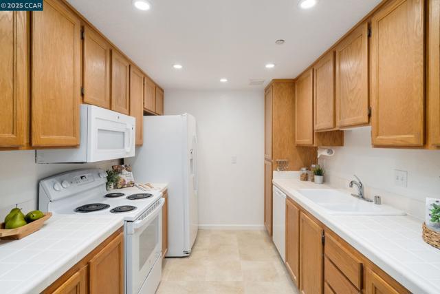 302 Columbia Cir, Benicia CA: https://media.crmls.org/mediaz/854ddb0f-c721-4d93-8062-a09ea07b574e.jpg