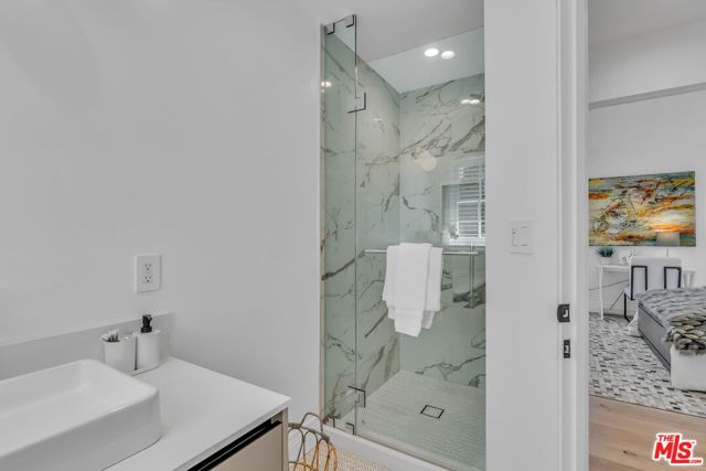 135 South Linden Drive photo 25