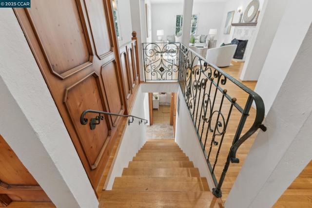 40 Las Palomas, Orinda CA: https://media.crmls.org/mediaz/854f76d6-c6a5-4d0b-ab2b-eb49e21a330b.jpg