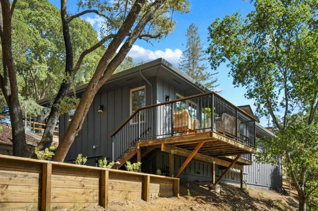 17119 Crescent Drive, Los Gatos CA: https://media.crmls.org/mediaz/85503155-44e7-4e34-91d6-b72b2e0d68a6.jpg