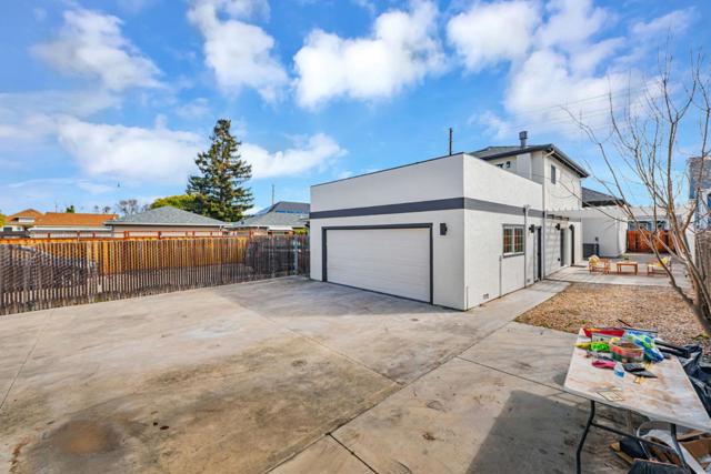 841 Harrison Street, Santa Clara CA: https://media.crmls.org/mediaz/855137e1-1440-47bb-a320-40c5a73a0fdd.jpg