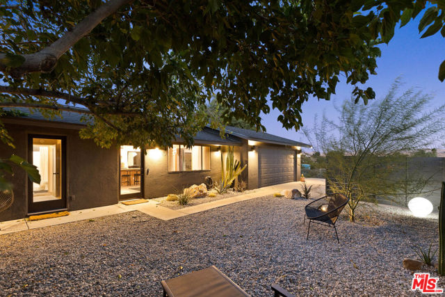 11051 Pinon Avenue, Morongo Valley CA: https://media.crmls.org/mediaz/8551583d-ff55-412b-8f64-36f7b852c63e.jpg