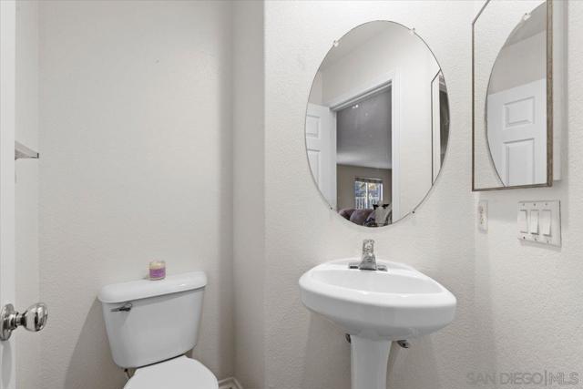 609 Jacks Creek Road, Escondido CA: https://media.crmls.org/mediaz/85529591-ff11-4667-ae8a-5ba18f8c1e0c.jpg