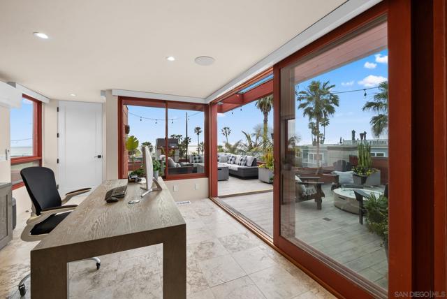 257 Playa Del Sur, La Jolla CA: https://media.crmls.org/mediaz/8552dabd-a583-4735-80c9-7a2a35a73aa2.jpg