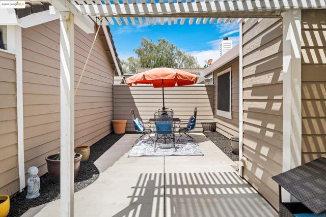 2256 Camborne Dr, Modesto CA: https://media.crmls.org/mediaz/855320da-2d93-41f4-ba7b-97be95b4b6e4.jpg