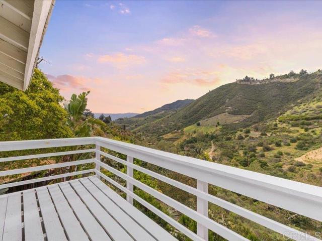 10071 Gomez Creek Road, Fallbrook CA: https://media.crmls.org/mediaz/8553bd92-5c5b-4916-85fe-0143bf572e2c.jpg