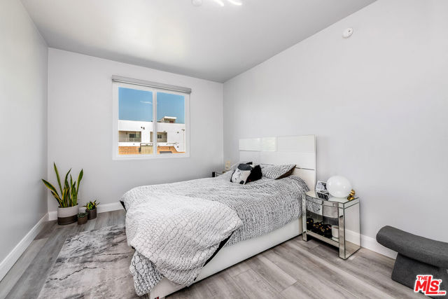 4326 Babcock Avenue, Studio City CA: https://media.crmls.org/mediaz/8553f4fe-bb9c-4323-9cb1-af725101b8c7.jpg