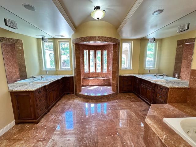 734 Bridle Ridge Court, Fairfield CA: https://media.crmls.org/mediaz/85552ad2-2dbb-4c6c-af93-6b1932a2e880.jpg