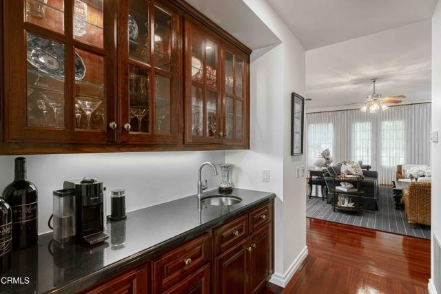 2300 Weybridge Drive, Bakersfield CA: https://media.crmls.org/mediaz/85553c69-3747-4221-a3c8-d189ff358490.jpg