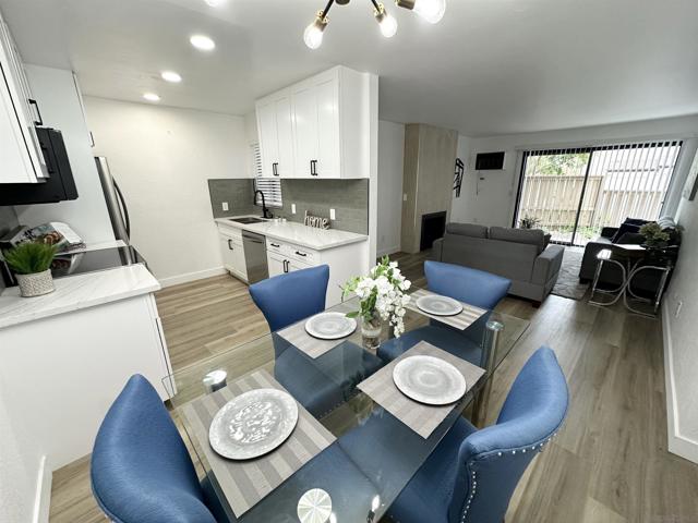 9889 Caminito Marlock, San Diego CA: https://media.crmls.org/mediaz/8555b993-8b9c-4b96-bbd8-6ae11c6237ac.jpg