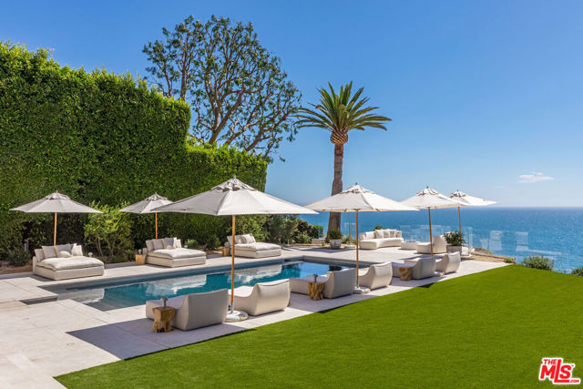 24824 Pacific Coast Highway, Malibu CA: https://media.crmls.org/mediaz/8555caf7-0879-419d-b8dd-ad26b5b1ab3e.jpg