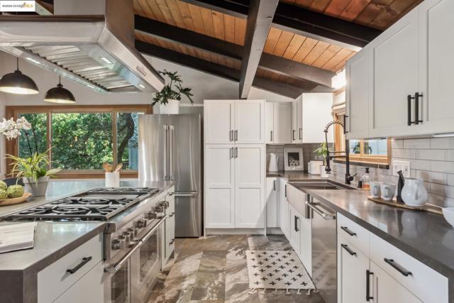 2560 Carisbrook Dr, Oakland CA: https://media.crmls.org/mediaz/8555f66f-c438-405d-abd4-10272e912f69.jpg
