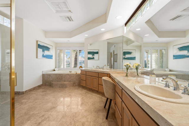 47380 Via Cordova, La Quinta CA: https://media.crmls.org/mediaz/8556a391-6d41-43df-afaa-7e392a7252a7.jpg