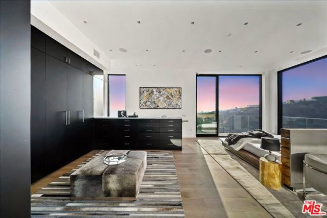 1565 Haslam Terrace, Los Angeles CA: https://media.crmls.org/mediaz/85570df2-72d2-453c-9313-069f4bc93133.jpg