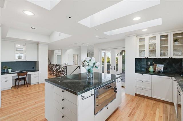 920 Oxford Drive, Los Altos CA: https://media.crmls.org/mediaz/85587623-7a32-4043-adc5-fabce4c65377.jpg
