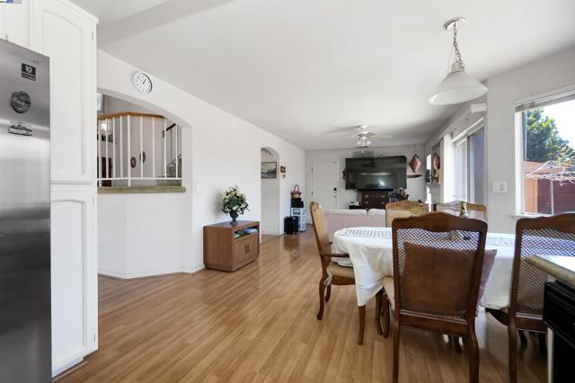 Image 12 of 35 For 18606 Galton Ln