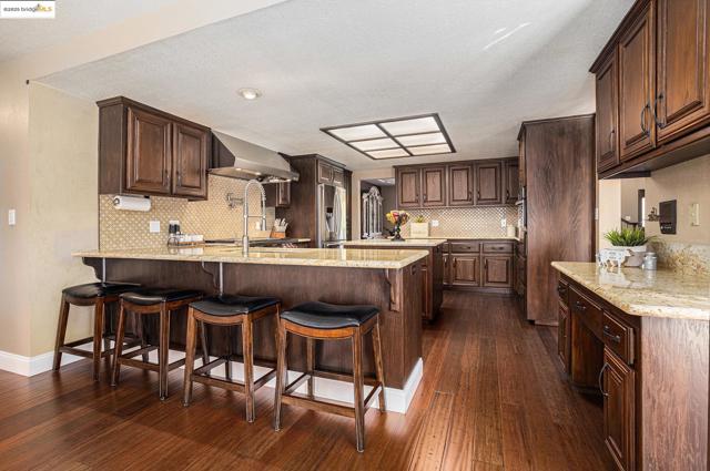 15 Madeira Ct, Oakley CA: https://media.crmls.org/mediaz/8559264d-d697-458c-92f6-4bfb7953c88c.jpg
