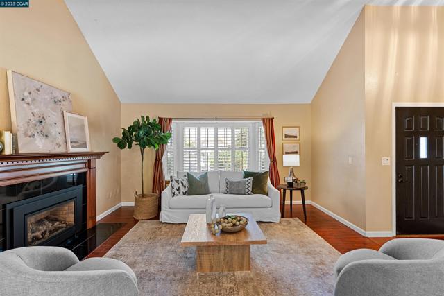 3628 Portsmouth Ct, Pleasanton CA: https://media.crmls.org/mediaz/85596511-ccdf-4b2c-820c-53650fa82a67.jpg