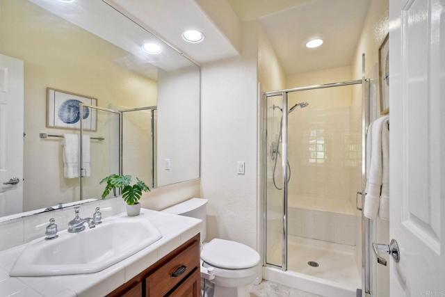 4956 Lamia Way, Oceanside CA: https://media.crmls.org/mediaz/8559b4f2-a3c8-4595-bf77-0cc6be4a1b20.jpg
