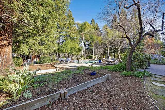 7832 Foothill Rd, Pleasanton CA: https://media.crmls.org/mediaz/855b2452-12b3-4438-be58-46ba93f02a69.jpg