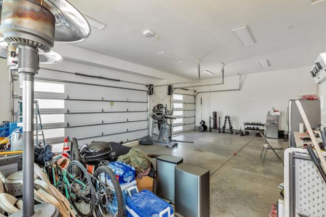 10055 Foothill Avenue, Gilroy CA: https://media.crmls.org/mediaz/855b66dd-bfea-4ae8-8f76-0586840d266d.jpg