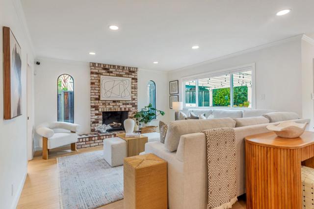 3852 Jefferson Avenue, Redwood City CA: https://media.crmls.org/mediaz/855b9c5c-1c31-4194-8de3-2bf6532bd33c.jpg