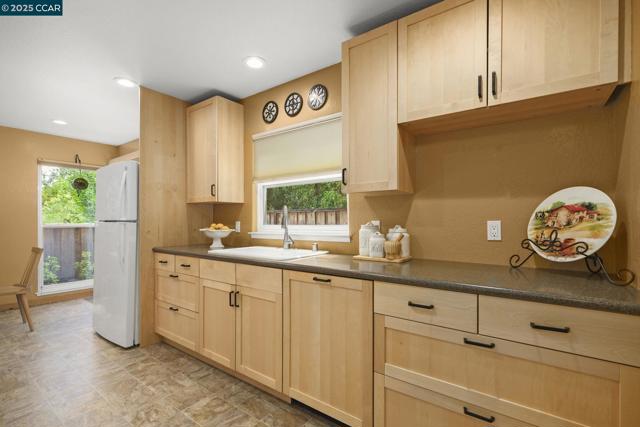 2055 Morello Ave, Pleasant Hill CA: https://media.crmls.org/mediaz/855c43a9-45e5-4f06-b828-df438bc11d2c.jpg