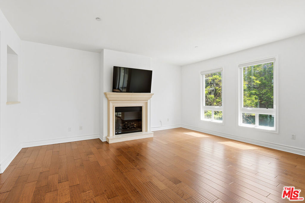 325 Arnaz Drive #201