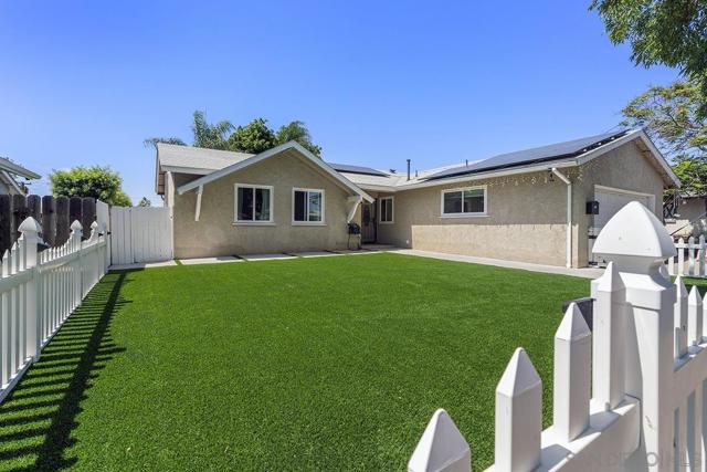 4838 Mount Saint Helens Dr, San Diego CA: https://media.crmls.org/mediaz/855cce8a-4caf-41dc-b998-c21886b267dc.jpg