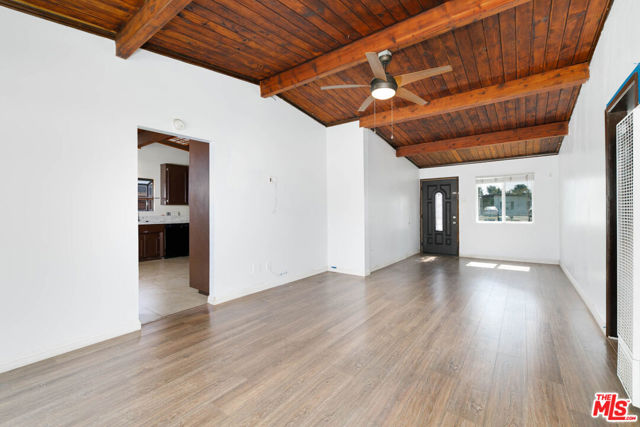 5633 Cedarglen Drive, Azusa CA: https://media.crmls.org/mediaz/855ccfb9-0c8e-454f-93d8-67e0d8b532b5.jpg
