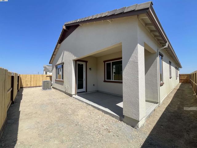 2161 Gentle Rain Drive, Roseville CA: https://media.crmls.org/mediaz/855d3c60-7a25-4db1-bb67-e919150b7440.jpg