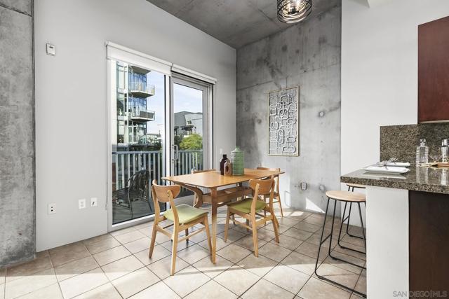 1025 Island Ave, San Diego CA: https://media.crmls.org/mediaz/855edb3b-7798-4306-9a2c-8202d0be0694.jpg