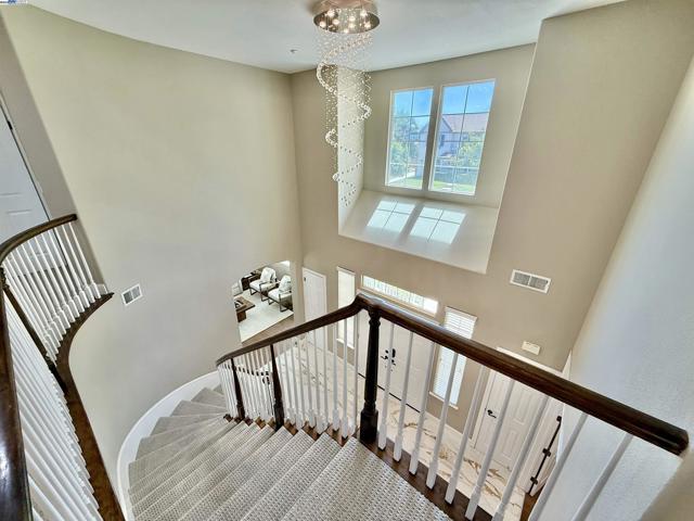 5825 Dresslar Cir, Livermore CA: https://media.crmls.org/mediaz/855ee6f8-40f9-44b5-a444-e24ebe361cab.jpg