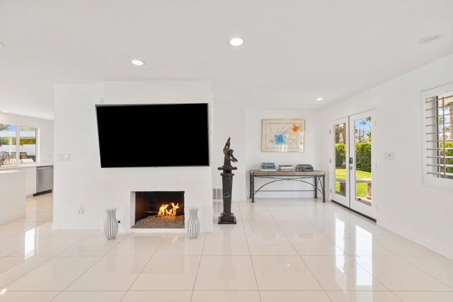 2943 Guadalupe Road, Palm Springs CA: https://media.crmls.org/mediaz/855f01da-3b6c-44d5-b6a3-9b3414a05070.jpg