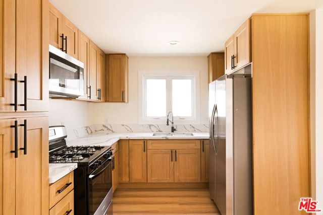 340 S Avenue 56, Los Angeles CA: https://media.crmls.org/mediaz/855f8ea3-f918-4476-bf0f-8b5ac95bf9e0.jpg