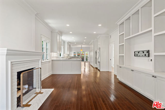 2347 Parnell Avenue, Los Angeles CA: https://media.crmls.org/mediaz/855fc93a-f66b-4320-abda-1dd862bda549.jpg