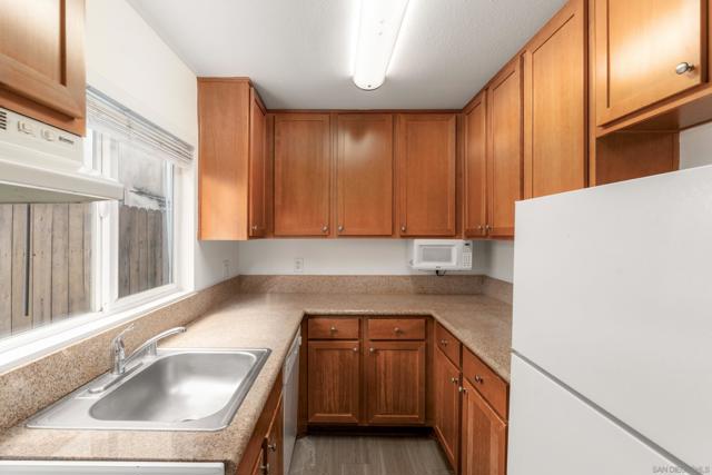 4654 33rd St, San Diego CA: https://media.crmls.org/mediaz/85602f30-879f-4709-9622-9cb8723fe23d.jpg