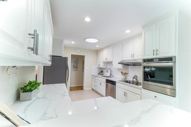 4619 Victoria Ave, Fremont CA: https://media.crmls.org/mediaz/8560a302-4b69-4db5-b2d8-b6bc2bd02a3b.jpg